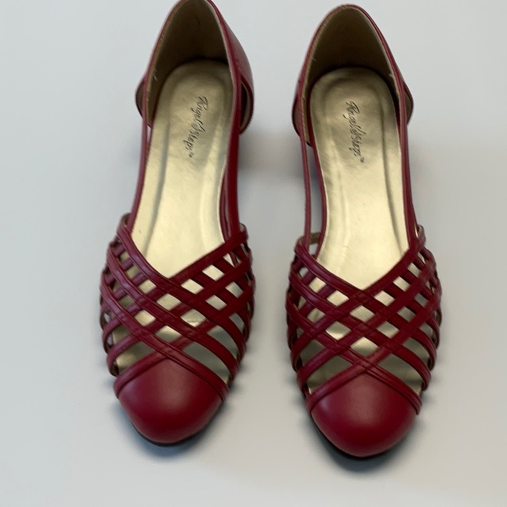 - low flat shoes leather like Materials …